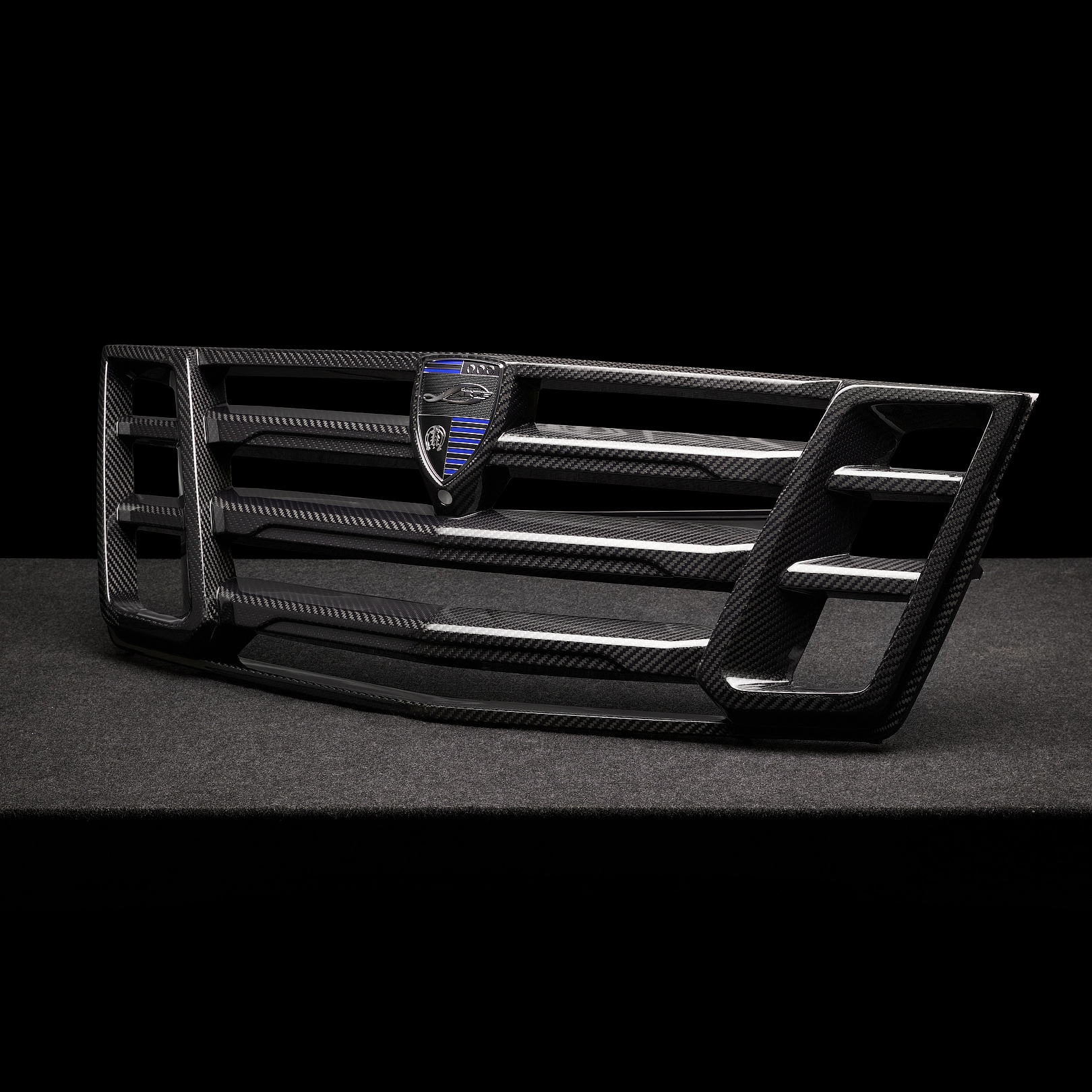 Custom Inserts of the front grille for Cadillac Escalade ESV GMT 1XX 6.2 AT ESV 6.2L V8 VVT DFM Petrol 420 hp engine