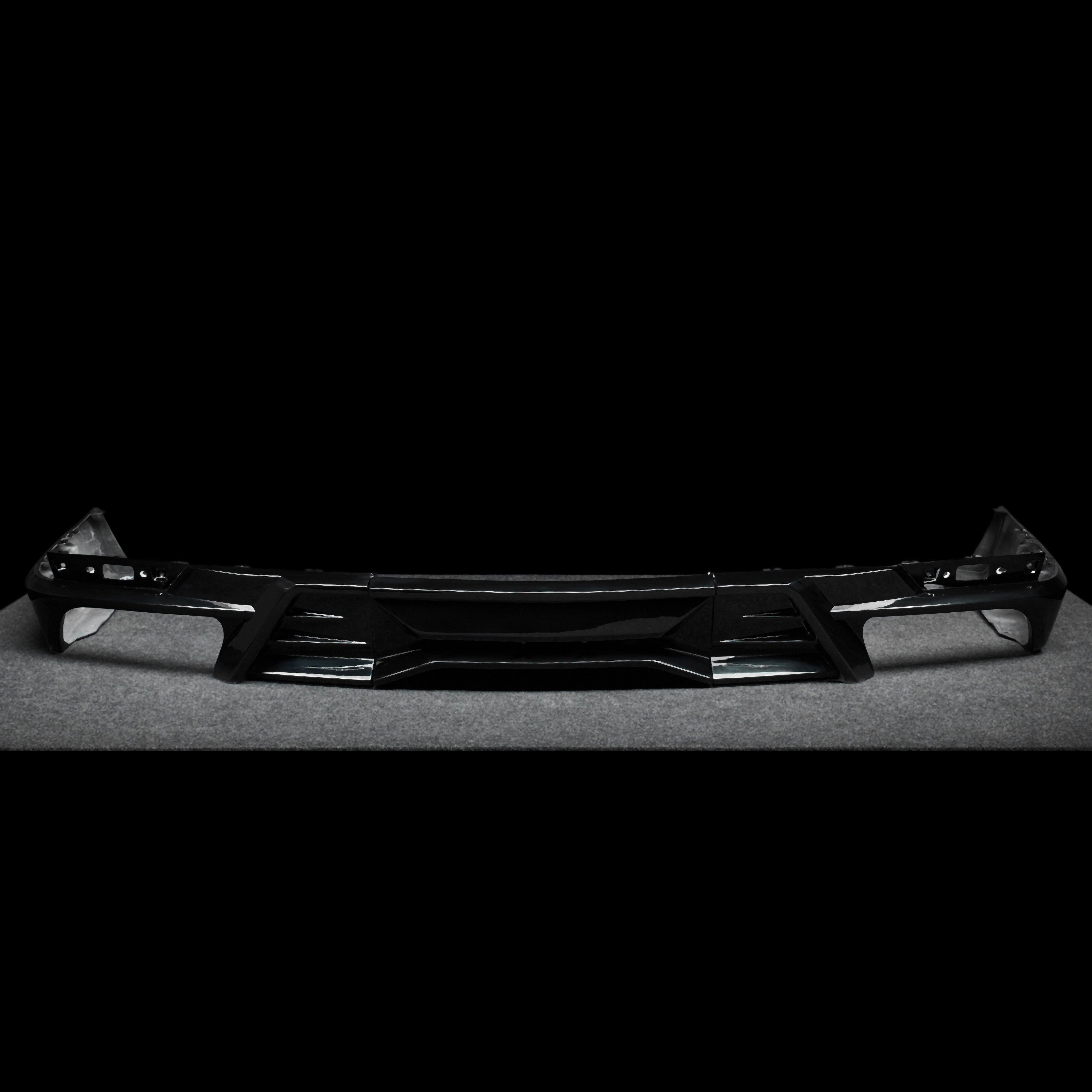Carbon fiber accessories Rear skirt for Cadillac Escalade ESV GMT 1XX 6.2 AT ESV 6.2L V8 VVT DFM Petrol 420 hp engine