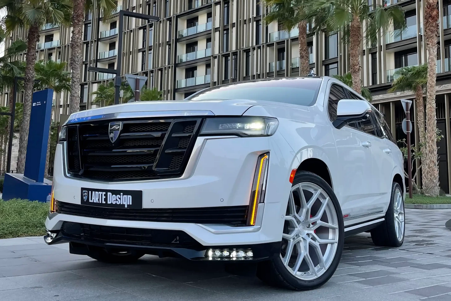 Cadillac Escalade Body Kit Bewertung von Al Naser aus Vereinigten Arabischen Emiraten