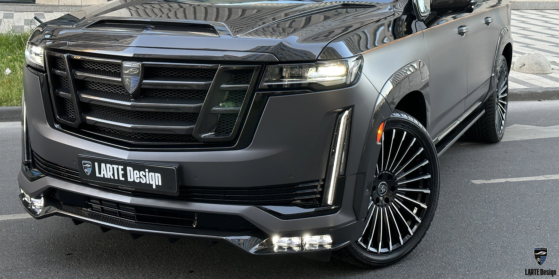 Kaufen Sie Kohlefaser-Röcke für Cadillac Escalade GMT 1XX 6.2 BEI Luxury Grey 2024