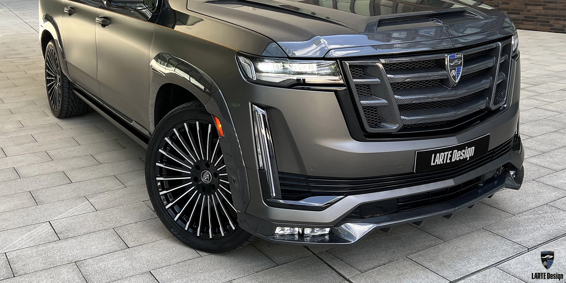 Kaufen Sie serienmäßig geschmiedete Kohlefaser-Räder für den Cadillac Escalade GMT 1XX 6.2 AT ESV Luxury in Galactic Grey Metallic 2024