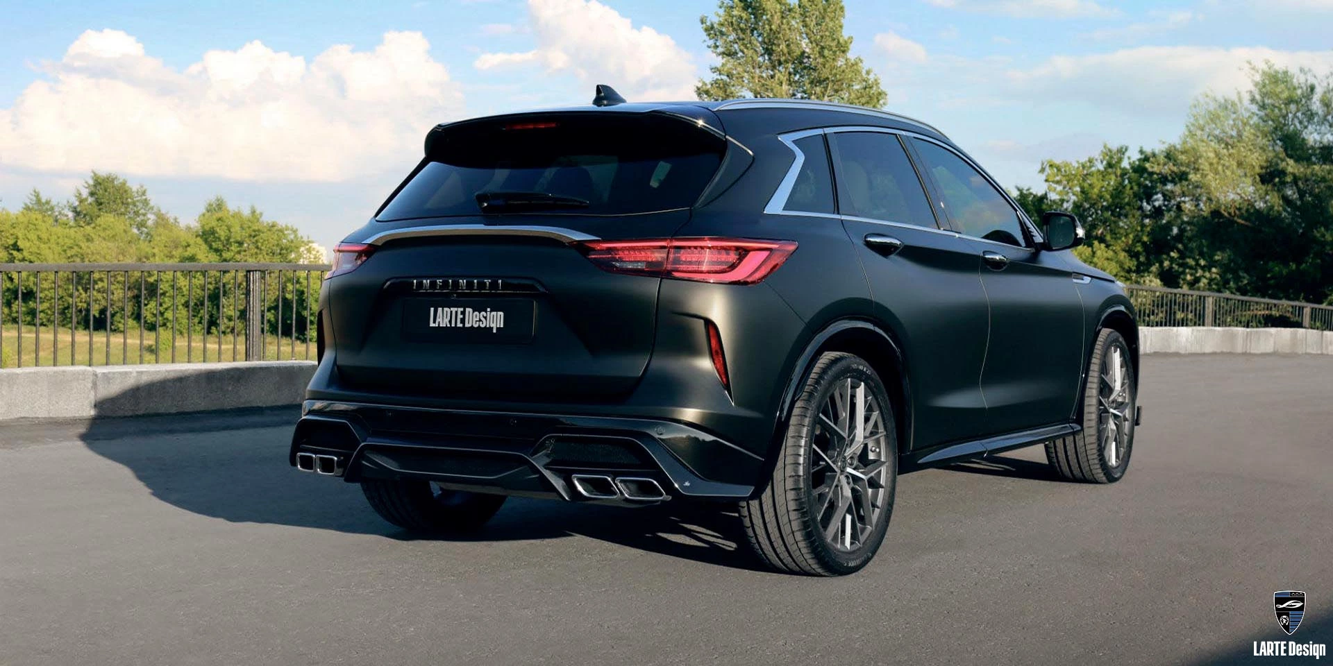 Kaufen Sie ein glänzend schwarzes Heckstoßstangen-Diffusor für den Infiniti QX50 Luxury schwarze Ausführung