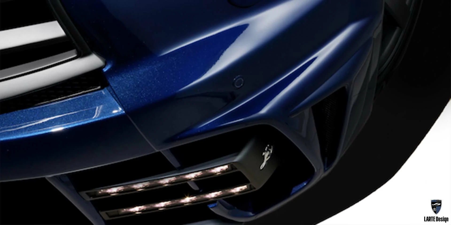Erwerben Sie eine glänzend schwarze Überlagerung für den INFINITI QX70 Luxury Blue