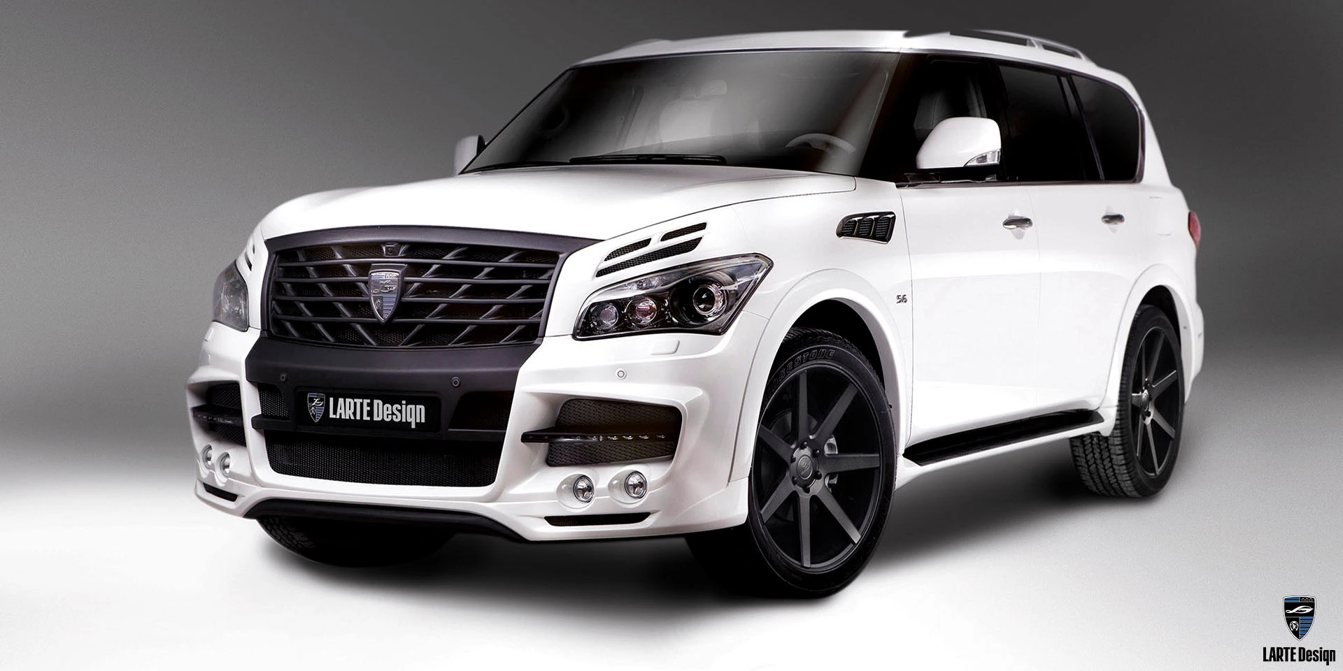 Bestellen Sie Tuning-Kits in glänzendem Schwarz für den INFINITI QX80 Sensory 4WD V8 Weiß 2023