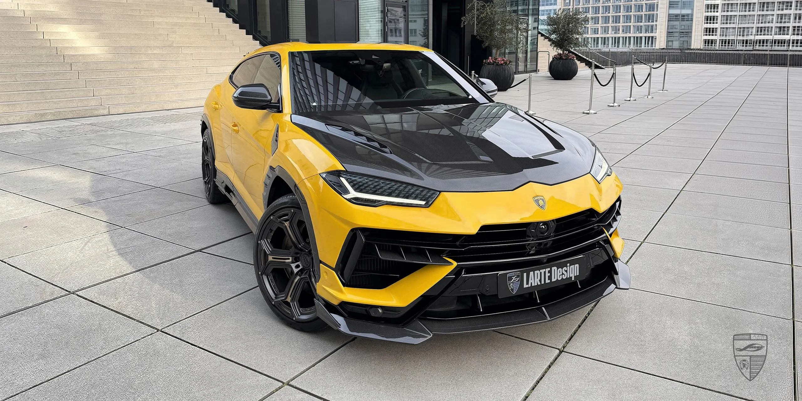 Lamborghini Urus Performante in Gelb mit Carbon‑Karosseriekit von Larte Design