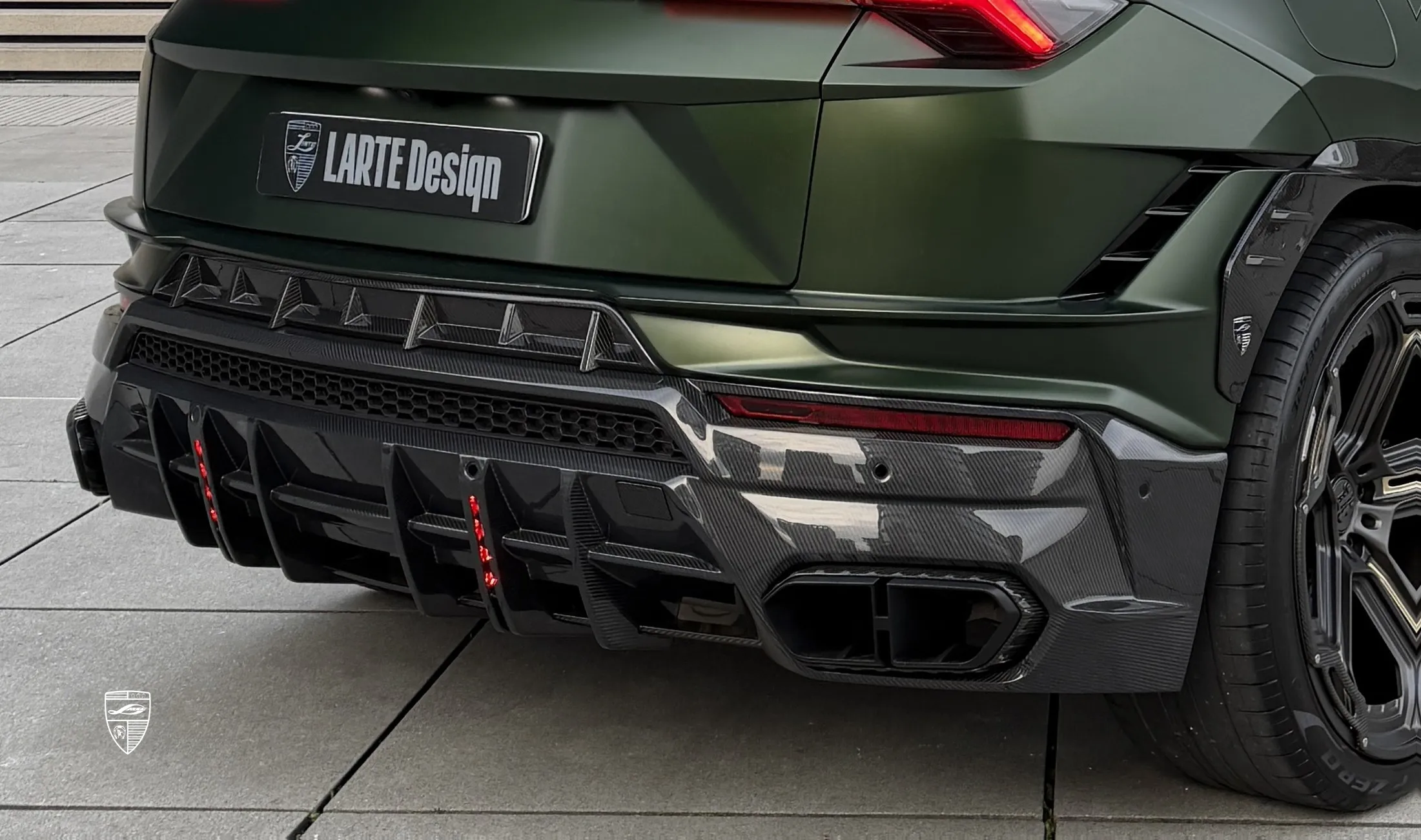 Rear diffuser carbon upgrade for your sport coupe Lamborghini URUS S / Performante from LARTE Design