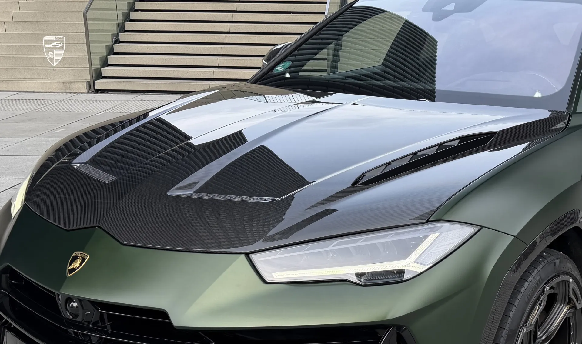 Carbon hood upgrade for your SUV Lamborghini URUS Performante from LARTE Design