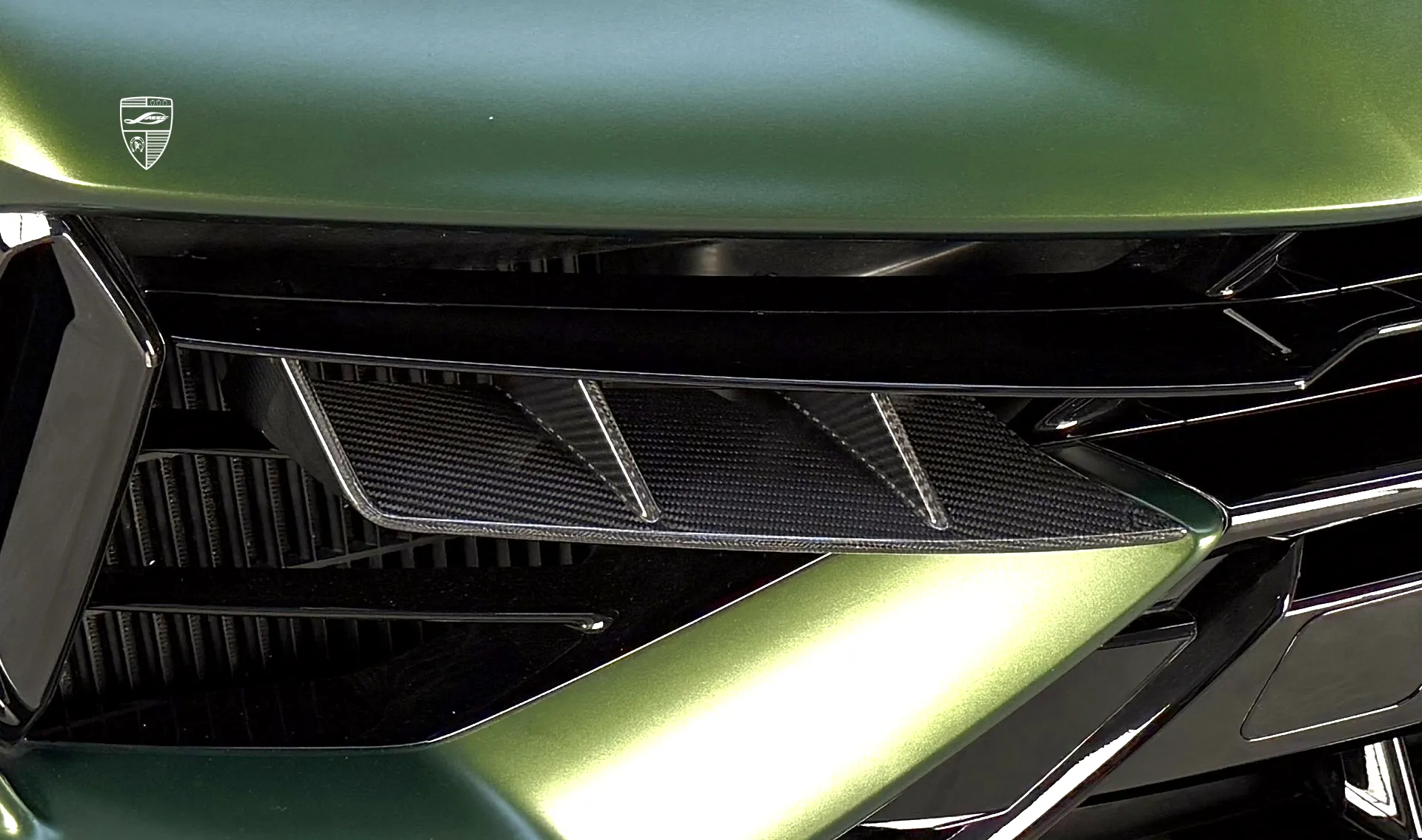 Front bumper trim carbon upgrade for the luxury car Lamborghini URUS S / Performante from LARTE Design