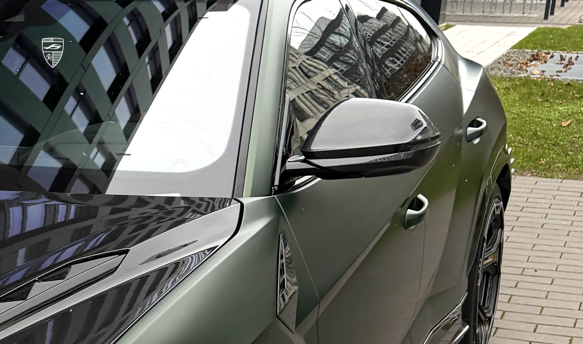 Carbon mirror overlays upgrade for the sports car Lamborghini URUS Performante from LARTE Design