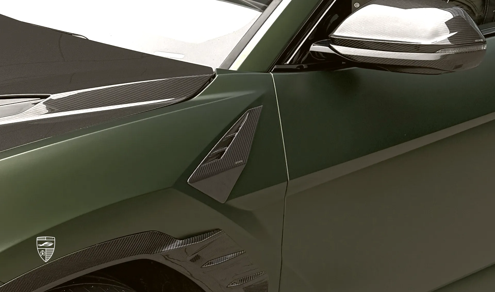 Front fender carbon trim upgrade for the sports car Lamborghini URUS S / Performante from LARTE Design