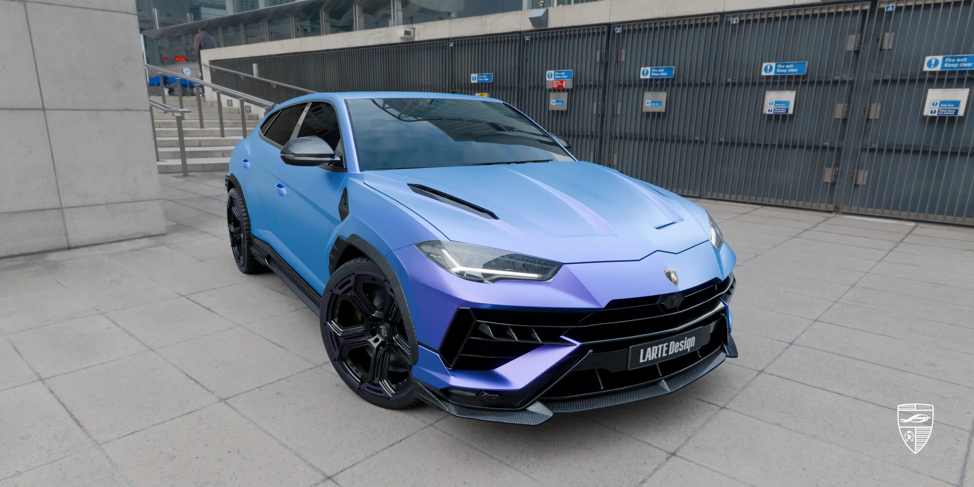 Lamborghini URUS S 2026 in blauem Gradienten‑Wrap — individuelles Widebody mit Carbon‑Akzenten
