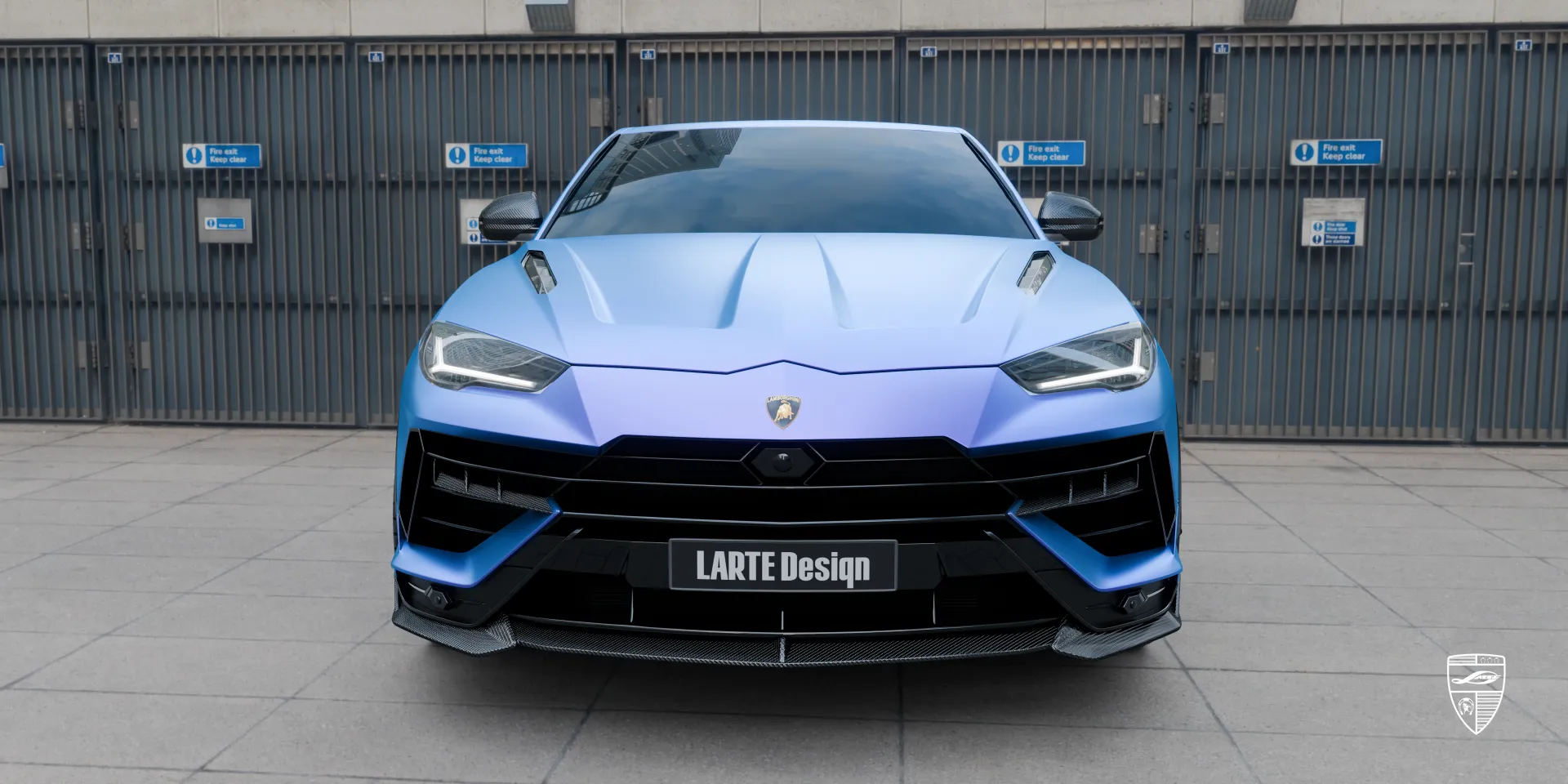 URUS S Facelift: einzigartiges Styling & aggressiver sportlicher Look in blauem Gradienten