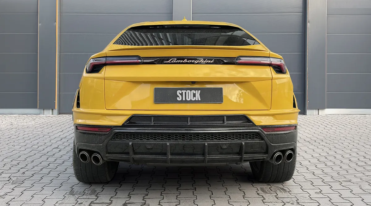 Heckansicht des Lamborghini Urus Performante in Gelb mit Leistungs‑Diffusor und LARTE Tuning