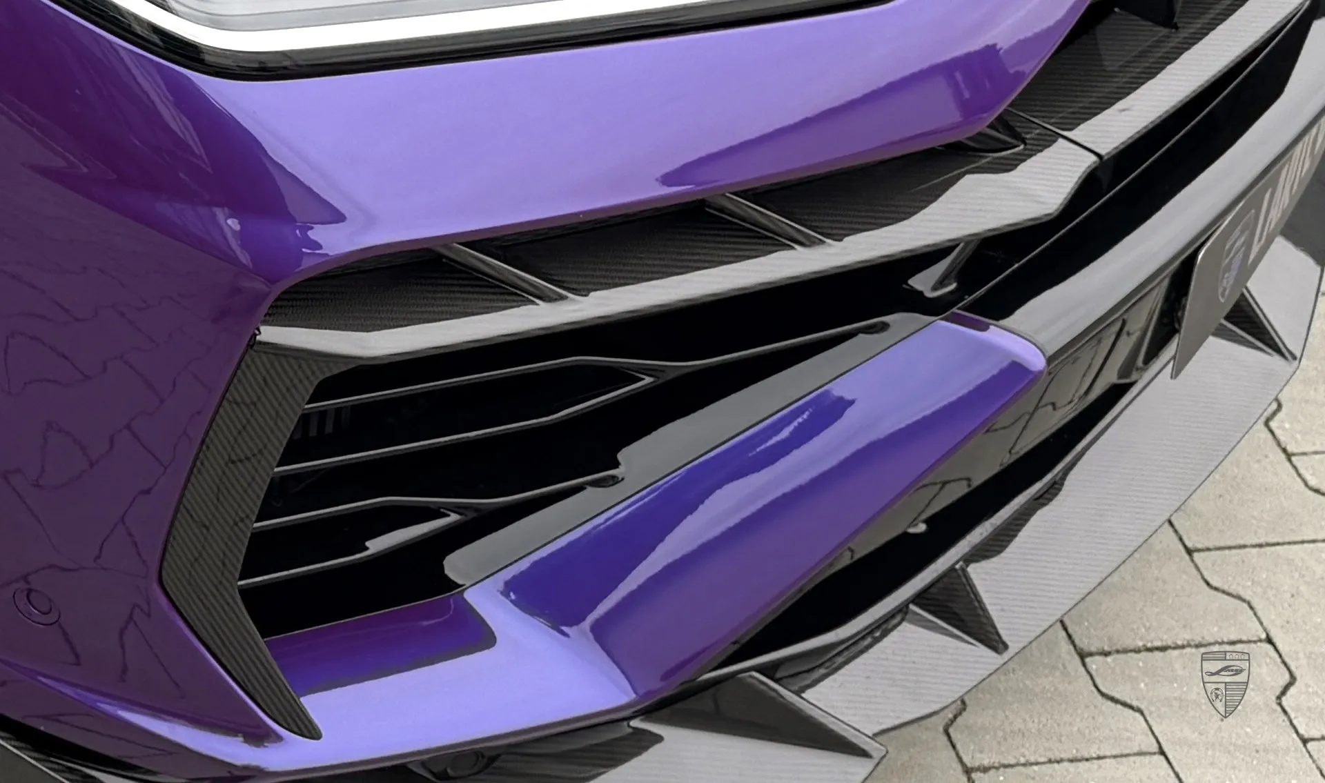 Carbon-Frontstoßfänger-Insert Upgrade für Ihren SUV URUS SE von LARTE Design