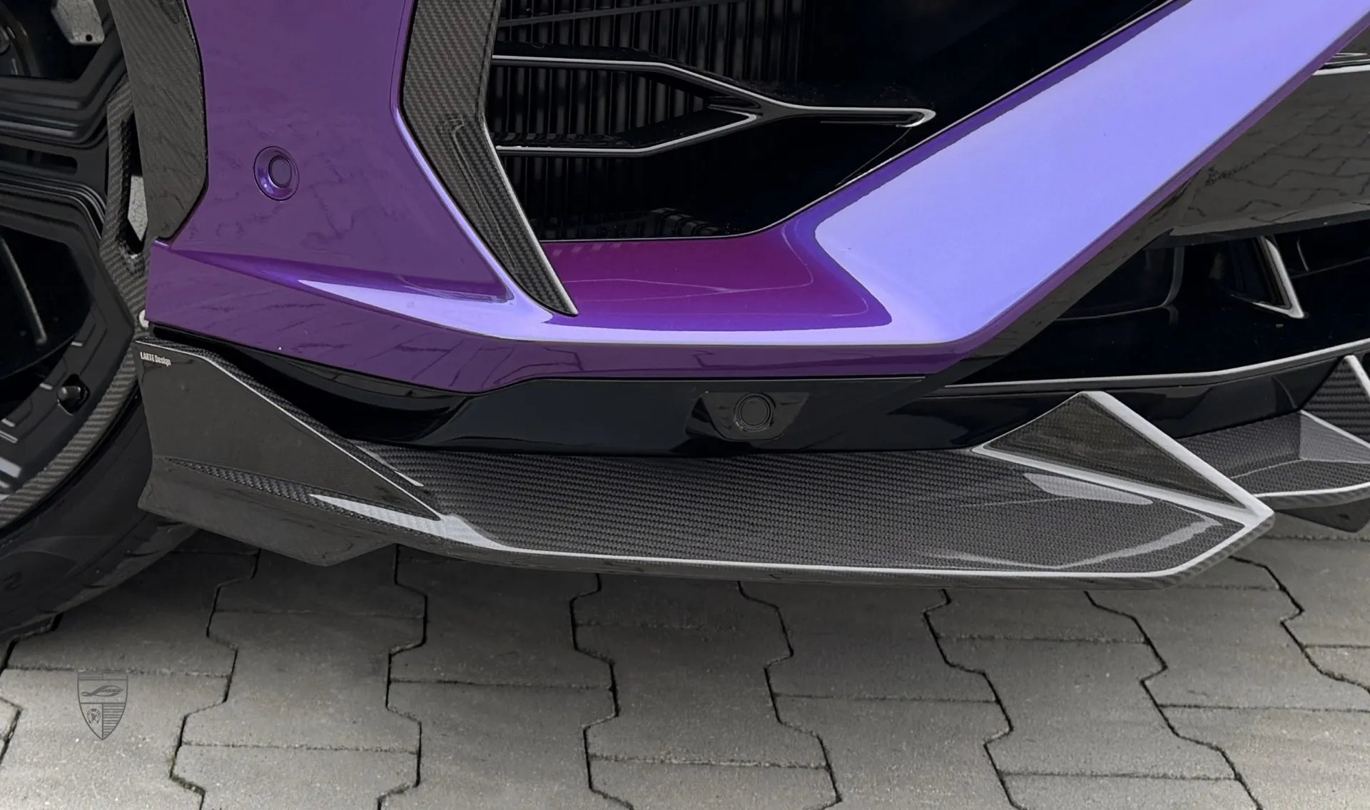 Carbon-Frontstoßstange für Ihren URUS SE im Erscheinungspaket von LARTE Design