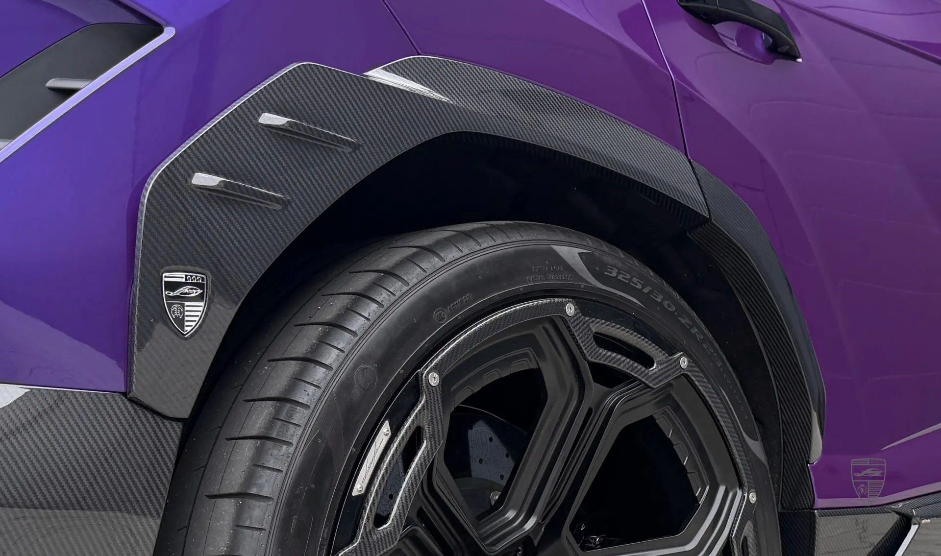 Carbon-Kotflügelverbreiterungen hinten Upgrade für Ihren SUV URUS SE von LARTE Design