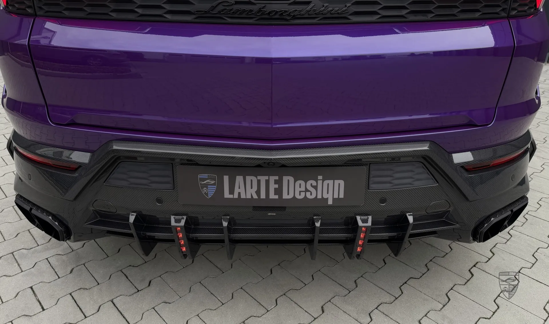 Carbon-Heckdiffusor Upgrade für das Familienauto URUS SE von LARTE Design