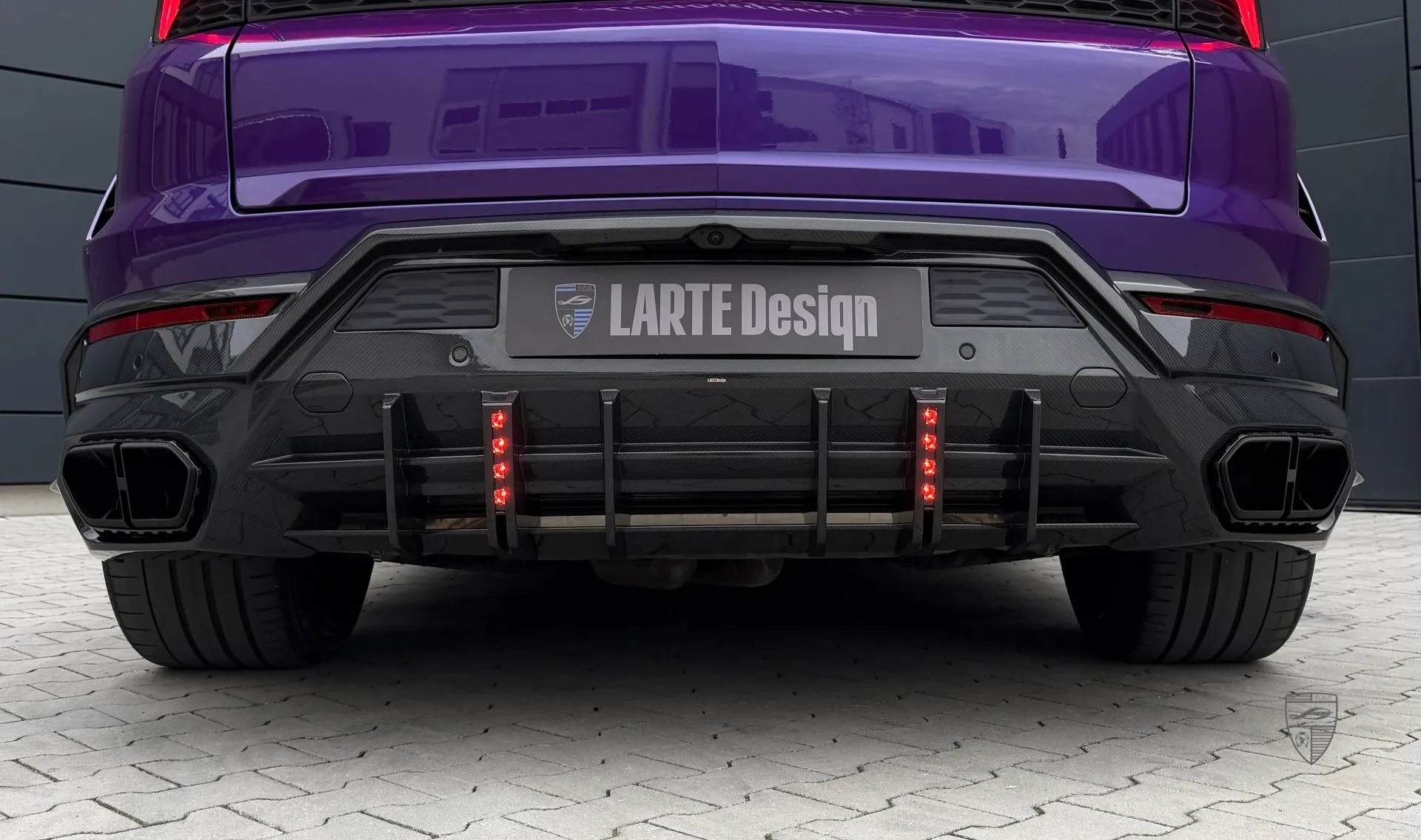 Carbon-Heckdiffusor Upgrade für Ihren SUV URUS SE von LARTE Design
