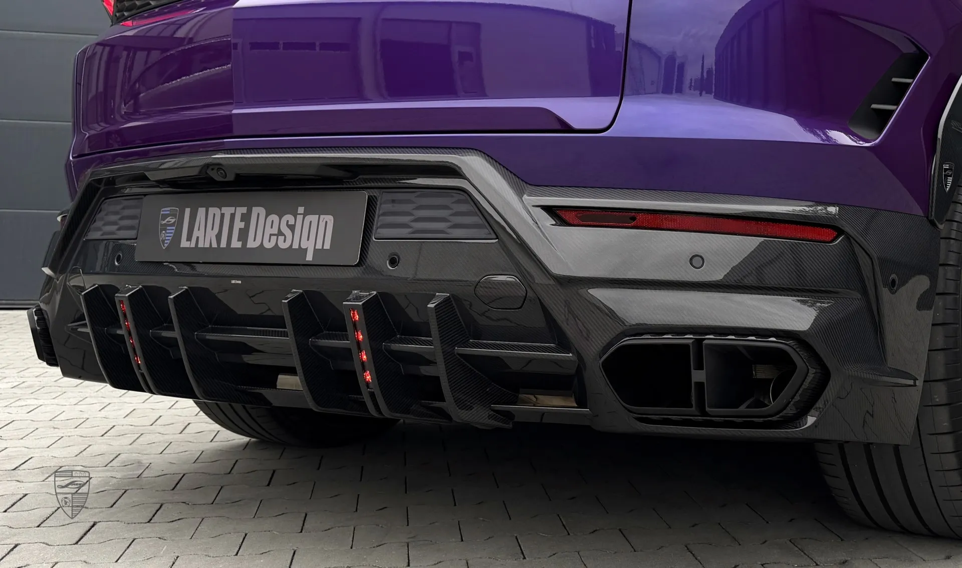 Carbon-Heckdiffusor für Ihren URUS SE im Erscheinungspaket von LARTE Design