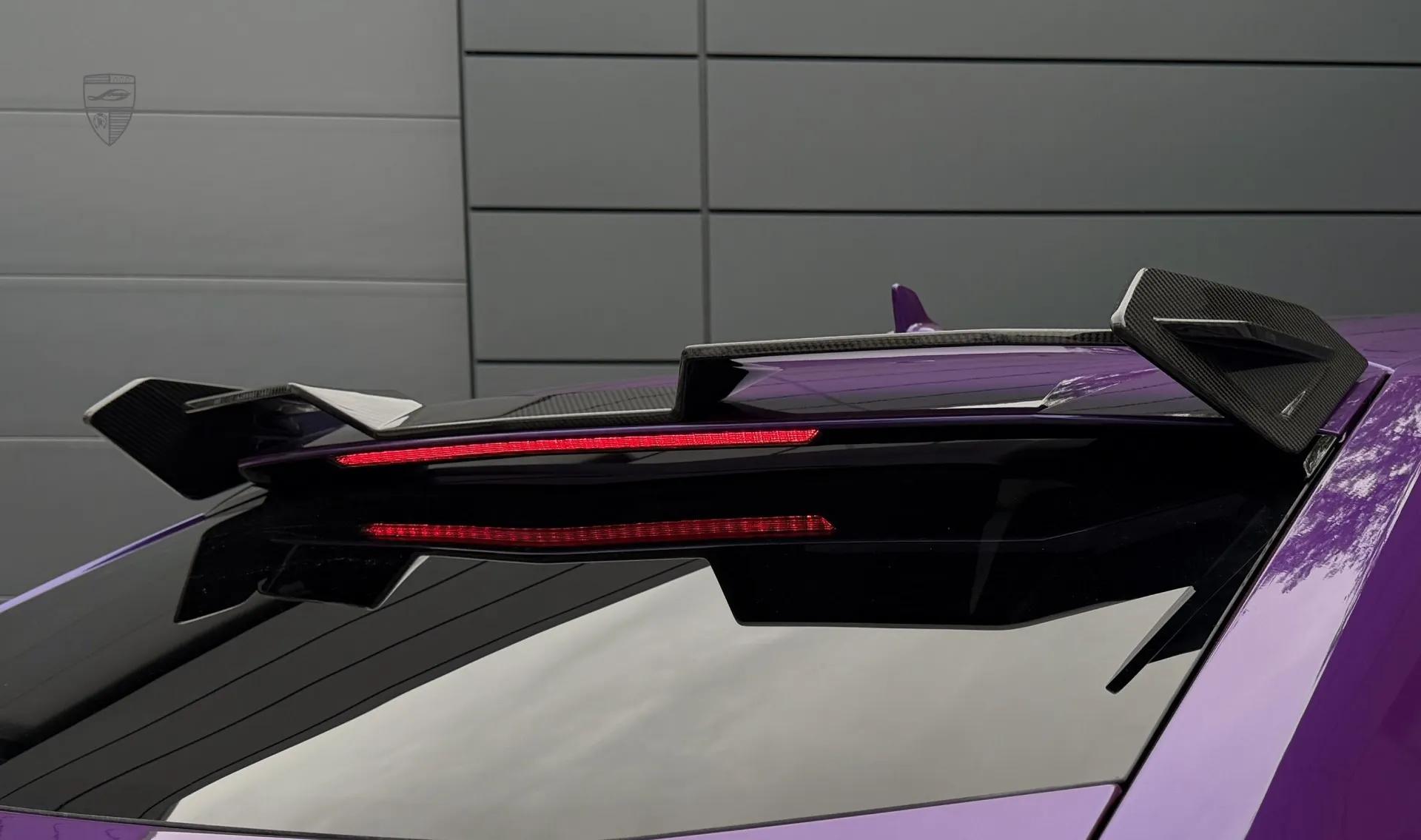 Carbon-Dachspoiler Upgrade für den Luxuswagen URUS SE von LARTE Design