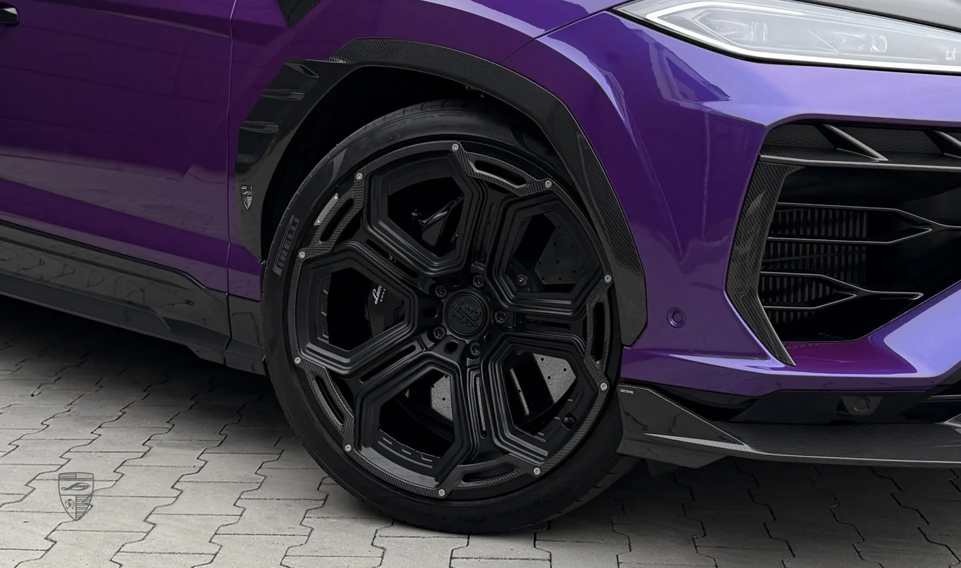 Carbon-Kotflügelverbreiterungen Upgrade für Ihren SUV URUS SE von LARTE Design