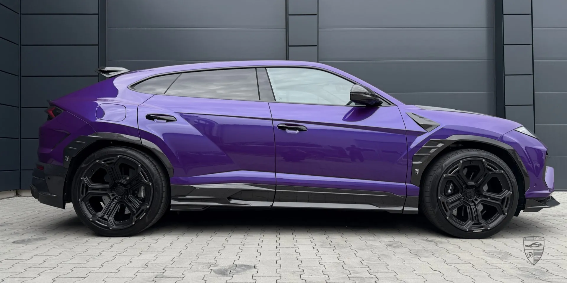 Ururs SE modifiziert mit Premium Exterieur Upgrades und markantem Performance Styling