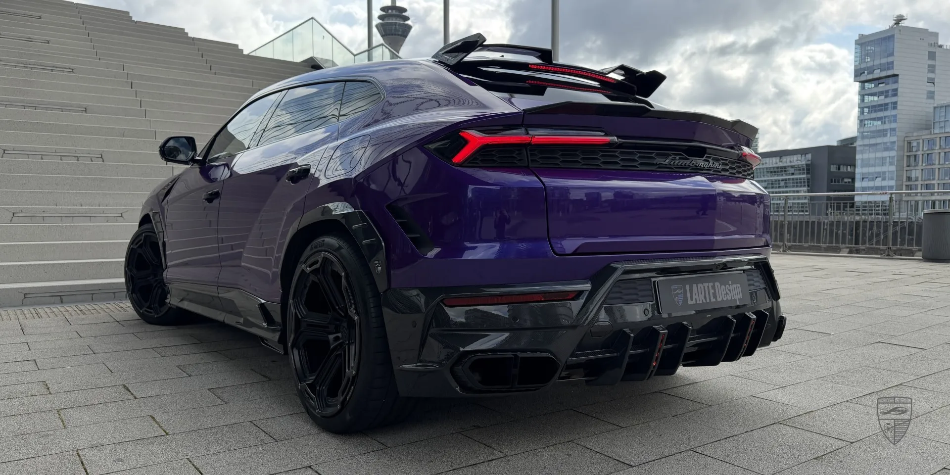 Urus SE Aerodynamik Kit mit individuellem Heckdesign und SUV Styling
