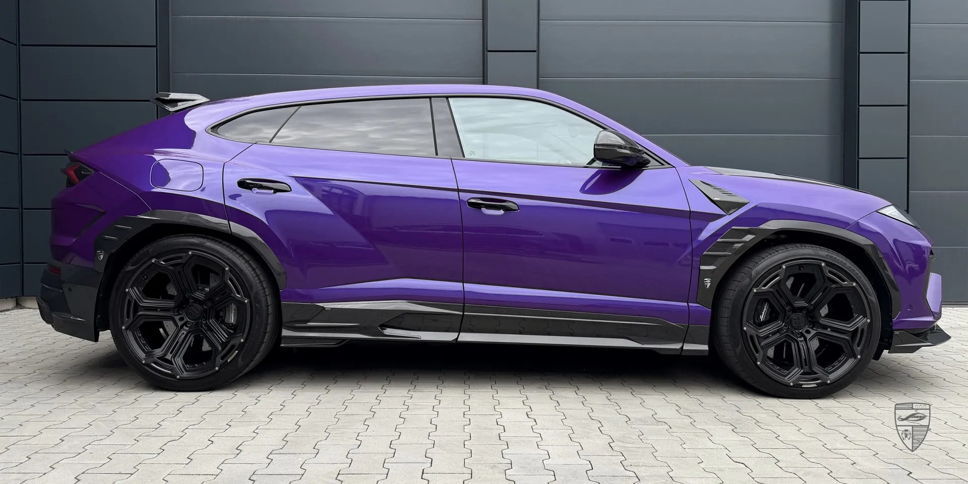 Ururs SE modifiziert mit Premium Exterieur Upgrades und markantem Performance Styling