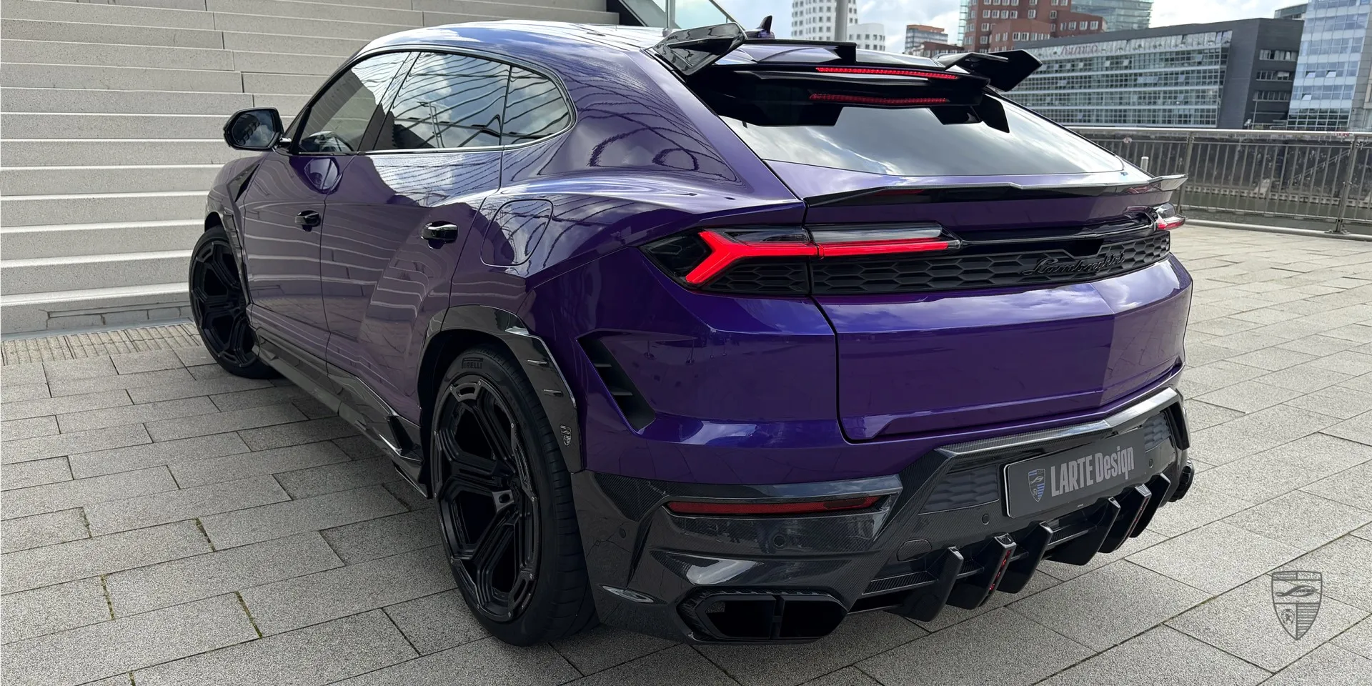 Urus SE Aerodynamik Kit mit individuellem Heckdesign und SUV Styling