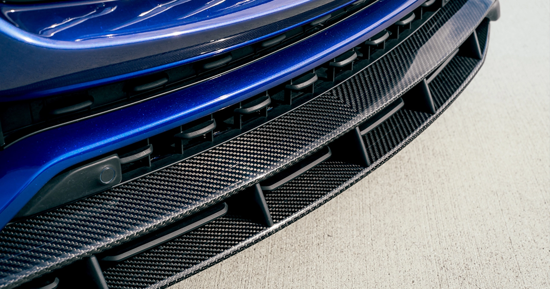 Buy carbon fiber Front lip for Maserati Levante GT V 8 Bianco/White /2018/2019/2020/2021/2022