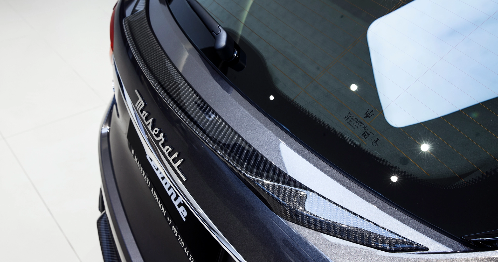 Bestellen Sie einen exklusiven aerodynamischen Spoiler für den Maserati Levante GT V 8 Bianco/Weiß /2018/2019/2020/2021/2022