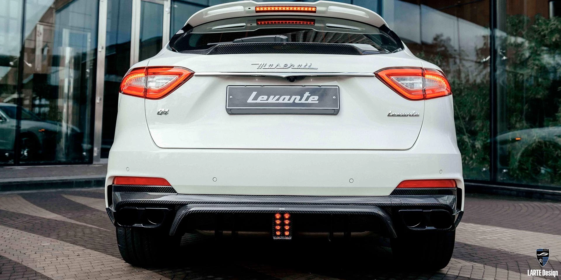 Order Rear Diffuser with stop signal for Maserati Levante GT V 8 power 580 hp Bianco/White 2023