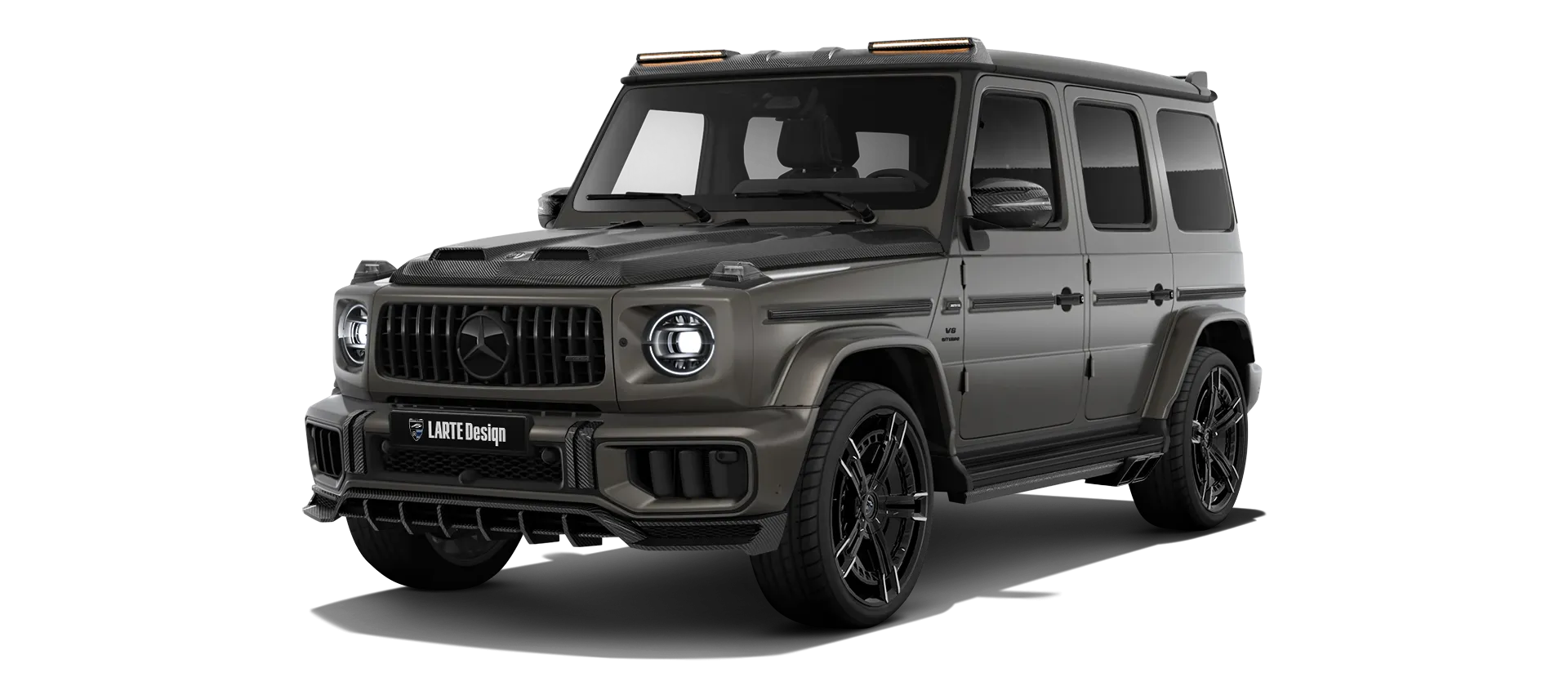 MERCEDES G 63 W463 FACELIFT 2024 - 2026 mit Karbon-Karosserie-Kit: Frontansicht in Monza Grey