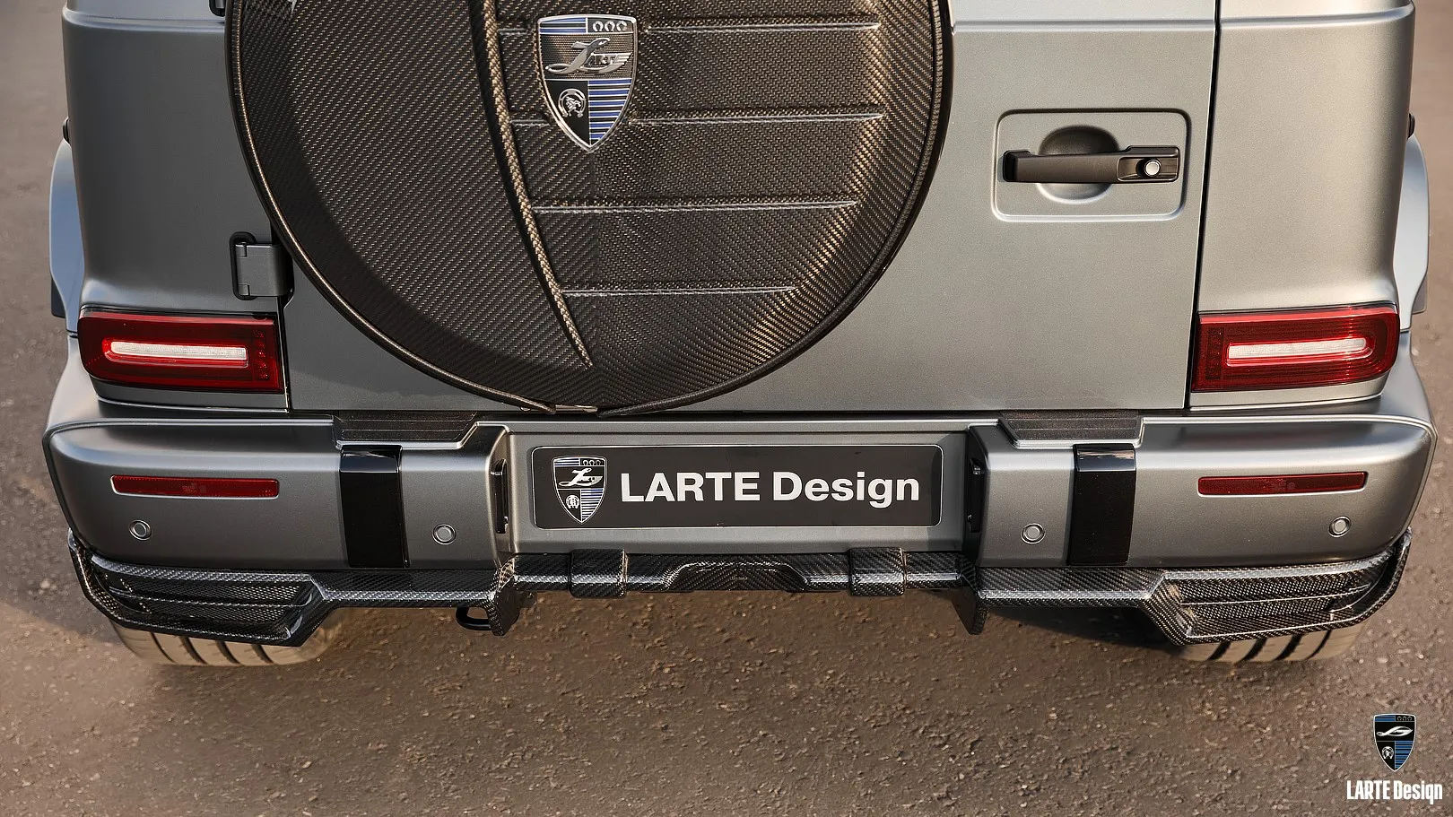 Carbon fiber rear diffuser in tuning for Mercedes G63 W463 by LARTE Design