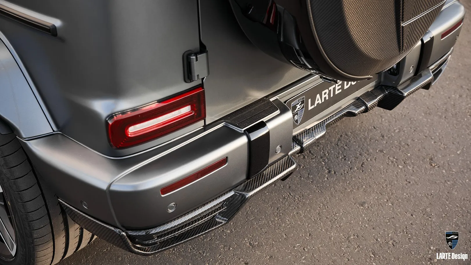 Carbon rear bumper diffuser in tuning for Mercedes G63 W463 by LARTE Design