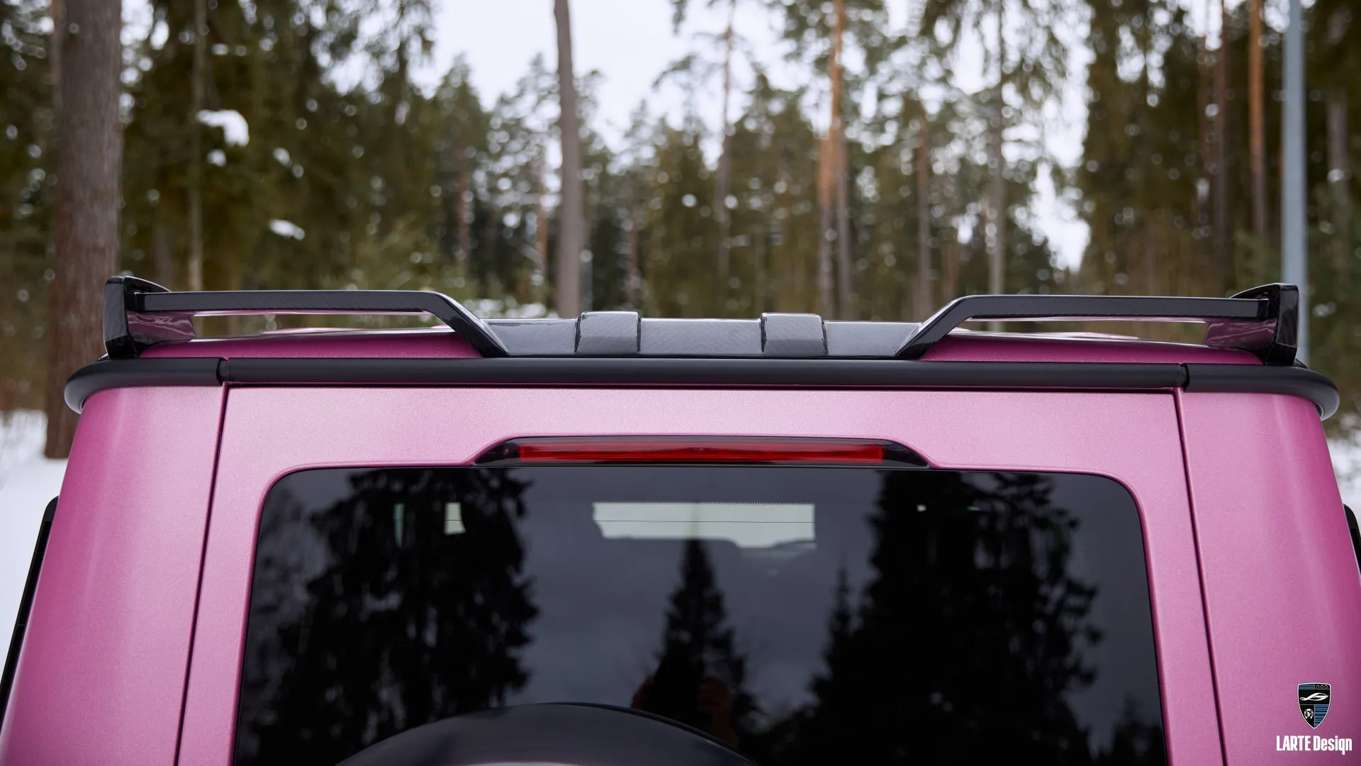 Roof spoiler in tuning kit for Mercedes G63 W463 by LARTE Design