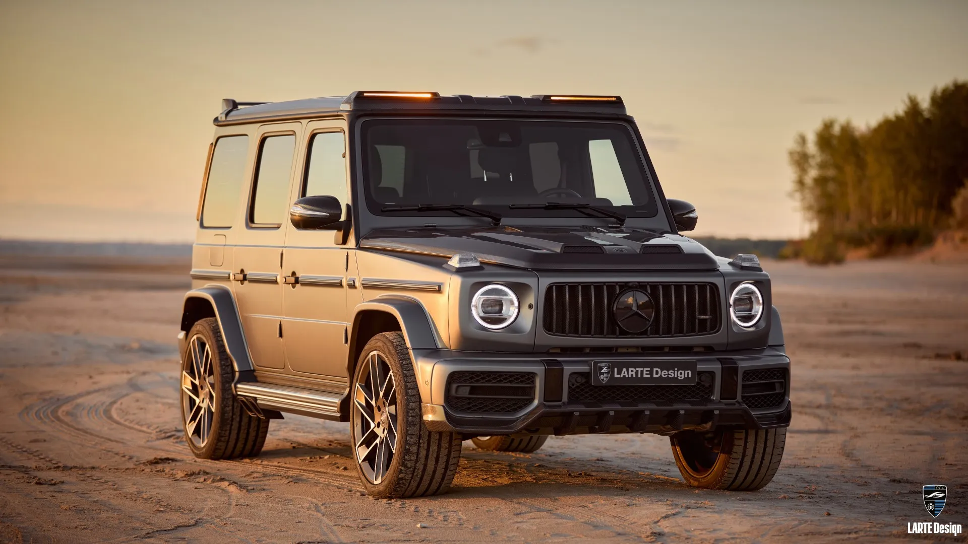 Carbon roof light bar in tuning for Mercedes G63 W463 by LARTE Design