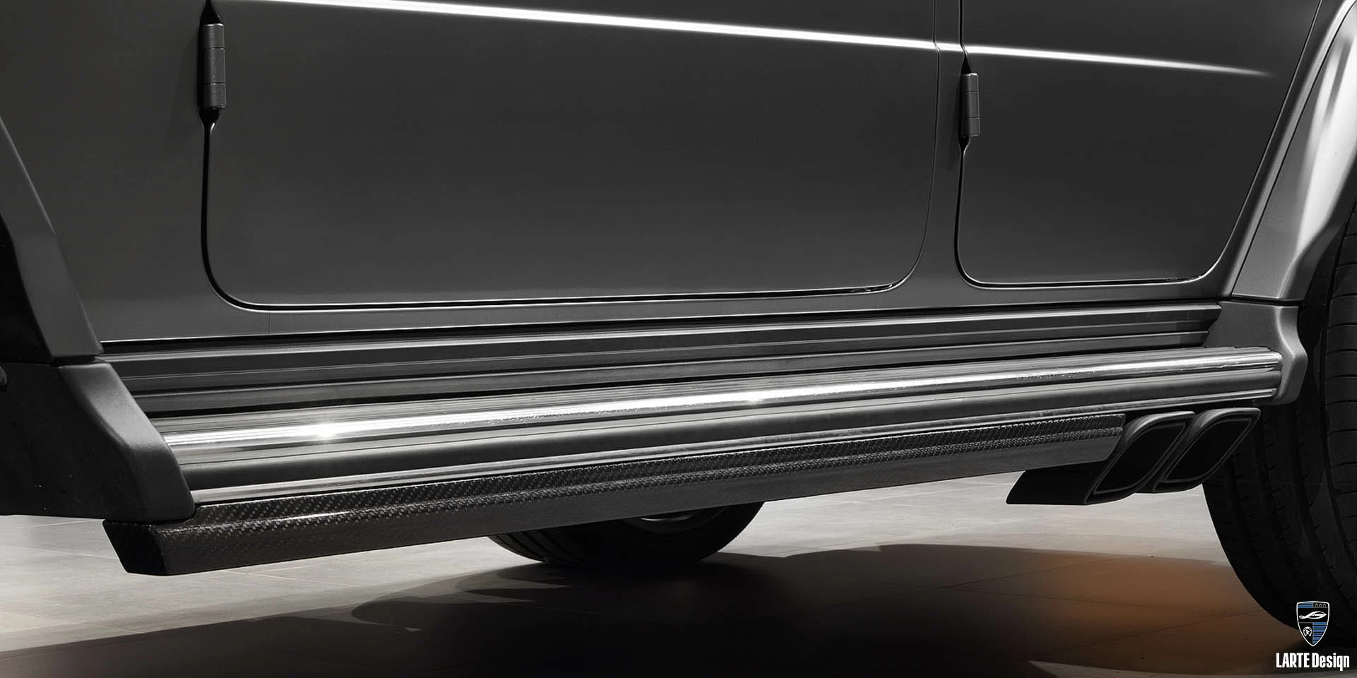 Kaufen Sie Kohlefaser-Seitenschweller für Mercedes-Benz G-Klasse 63 AMG W463 in Selenitgrau Metallic
