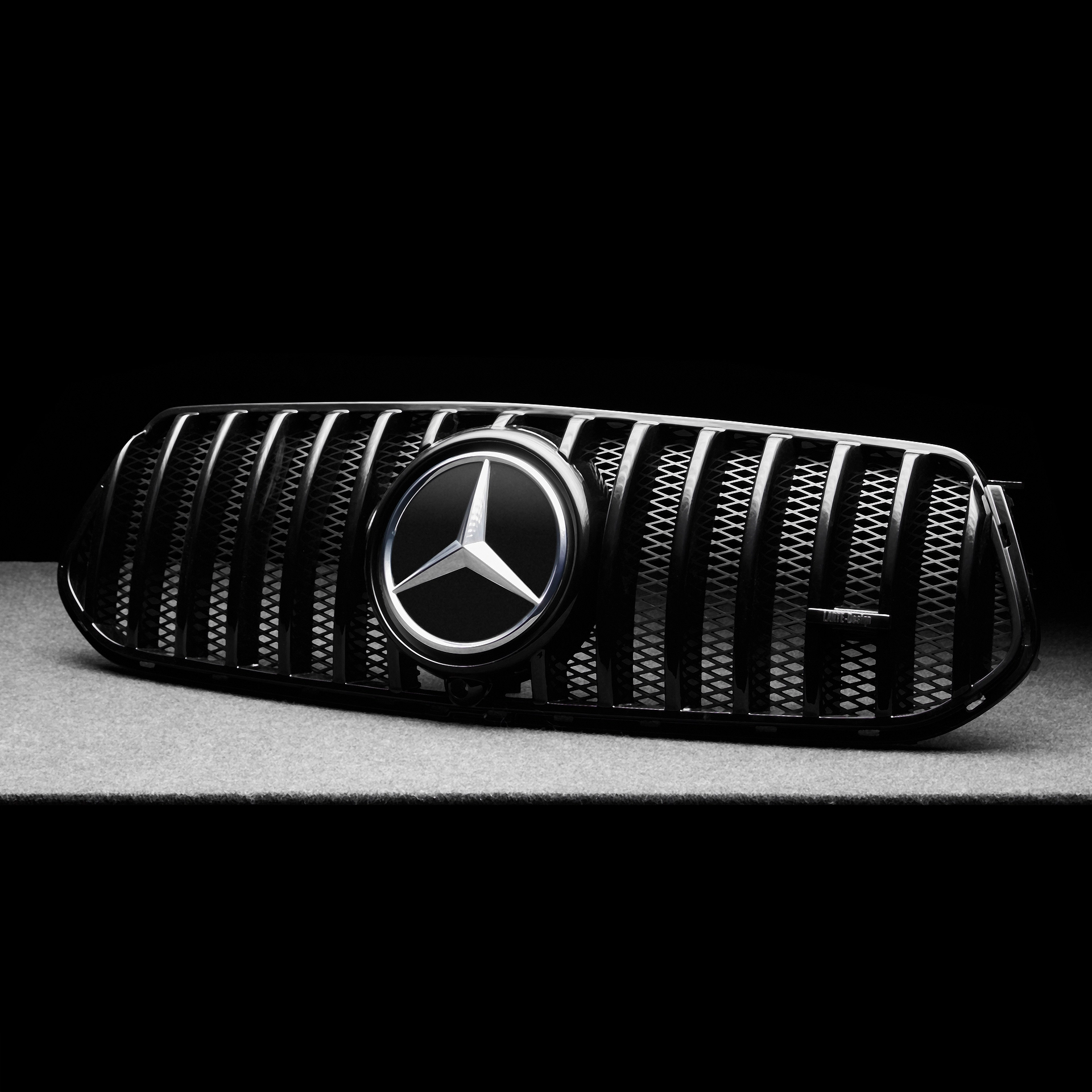 Glossy Panamericana grille trim for Mercedes Benz GLE AMG 63 V167 by LARTE Design