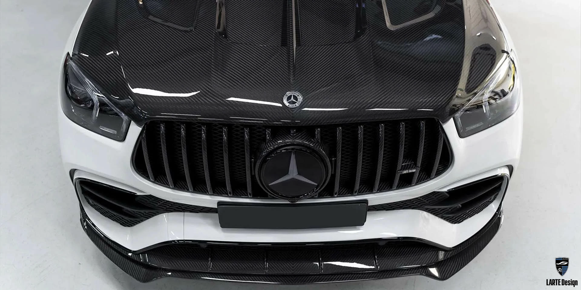 Carbon Grille trim for Mercedes-AMG GLE 63S 4MATIC Diamond White by LARTE Design