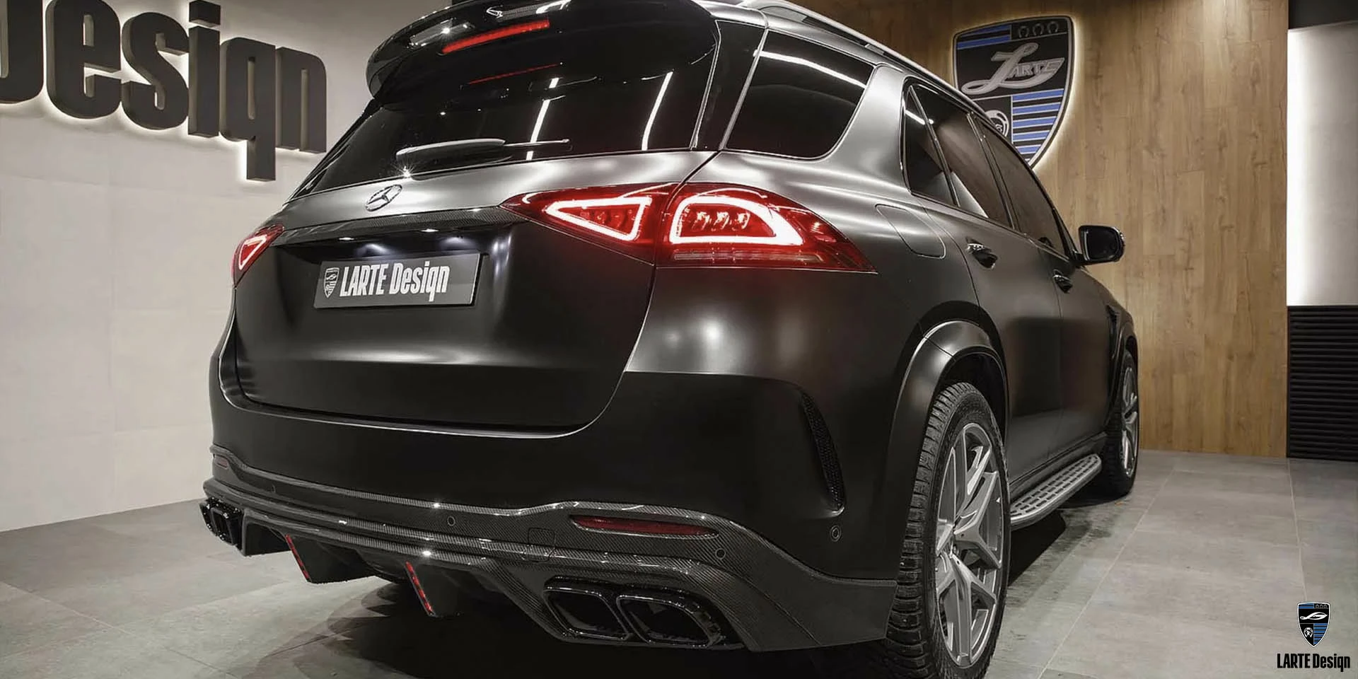 Erwerben Sie einen Kohlefaser-Heckschürzendiffusor für Mercedes-AMG GLE 63S 4MATIC V167 in Selenitgrau Metallic