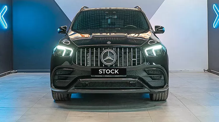 Front view on a Mercedes GLE V167 AMG 63/63S with a body kit giving the car a custom appearance