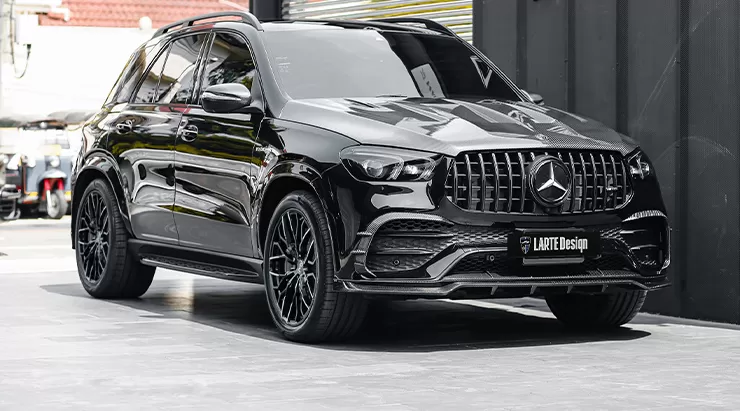 Front angle view on a Mercedes GLE V167 AMG 63/63S with a body kit giving the car a custom appearance