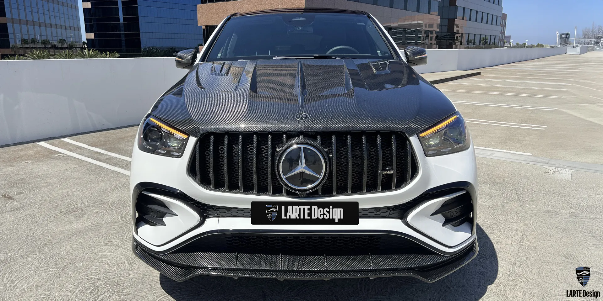 MERCEDES GLE COUPE C167 FACELIFT mit aufgewertetem Bodykit, das sein Premium-Design hervorhebt