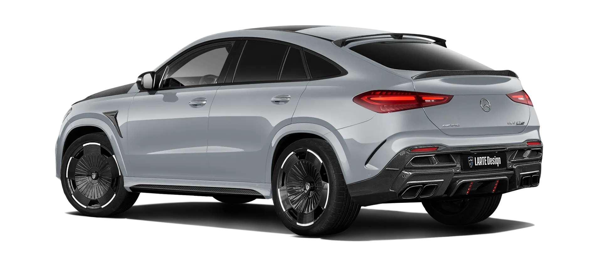 MERCEDES GLE COUPE 63 С167 FACELIFT 2023 - 2026 mit Karbon-Karosserie-Kit: Rückansicht in High Tech Silver