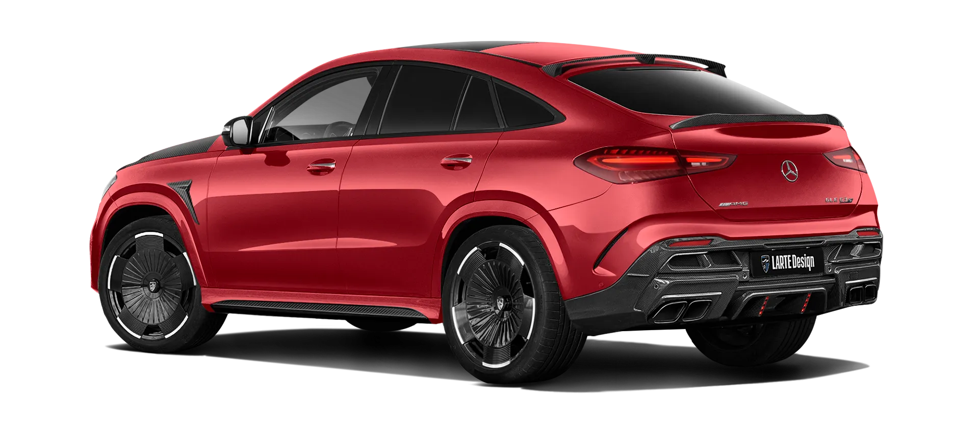 MERCEDES GLE COUPE 63 С167 FACELIFT 2023 - 2026 mit Karbon-Karosserie-Kit: Rückansicht in Hyacinthe Red