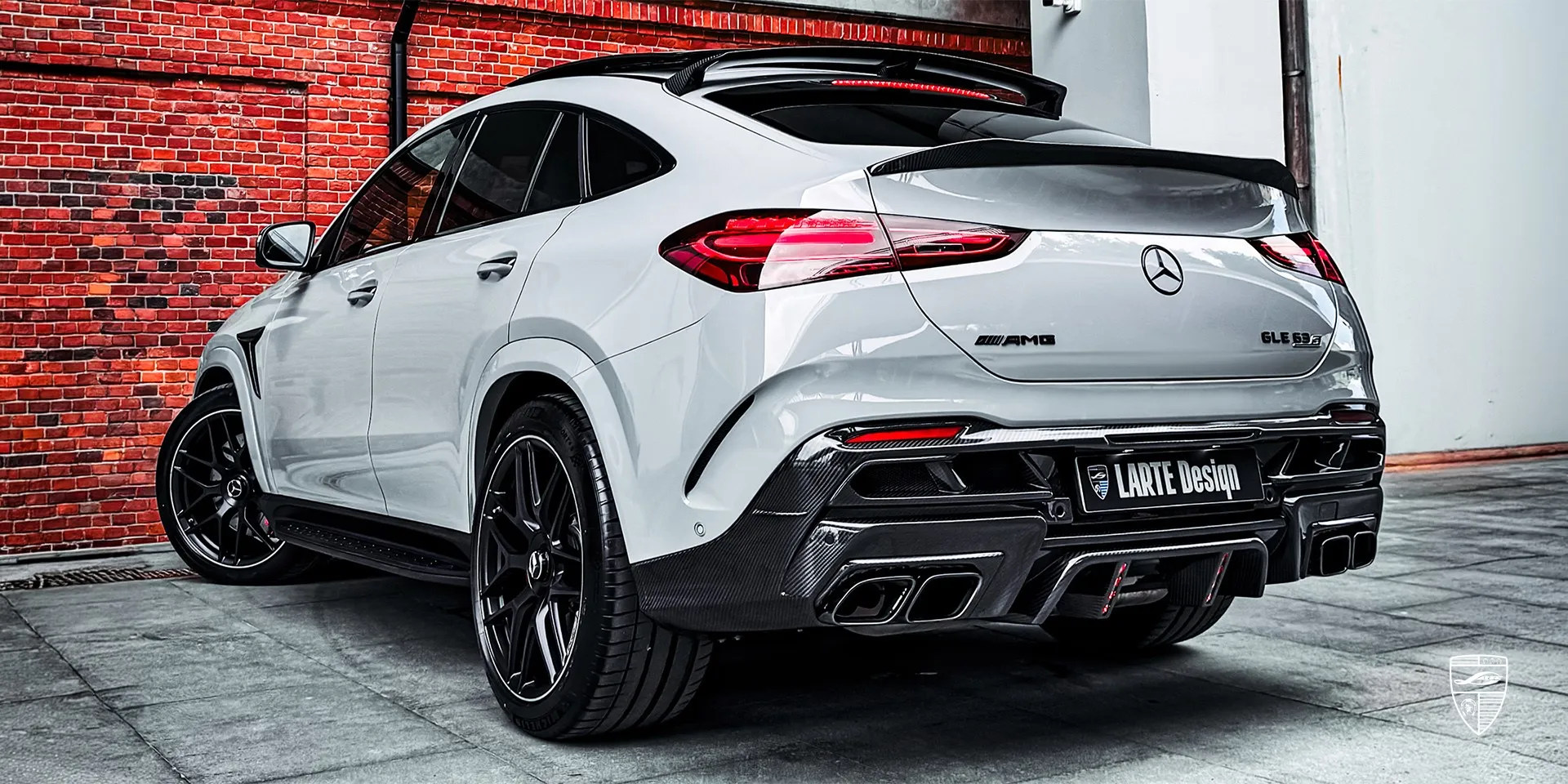 Facelift‑Umwandlung Bodykit für AMG GLE 63 S: Doppel‑Auspuffanlage und leichte Komponenten