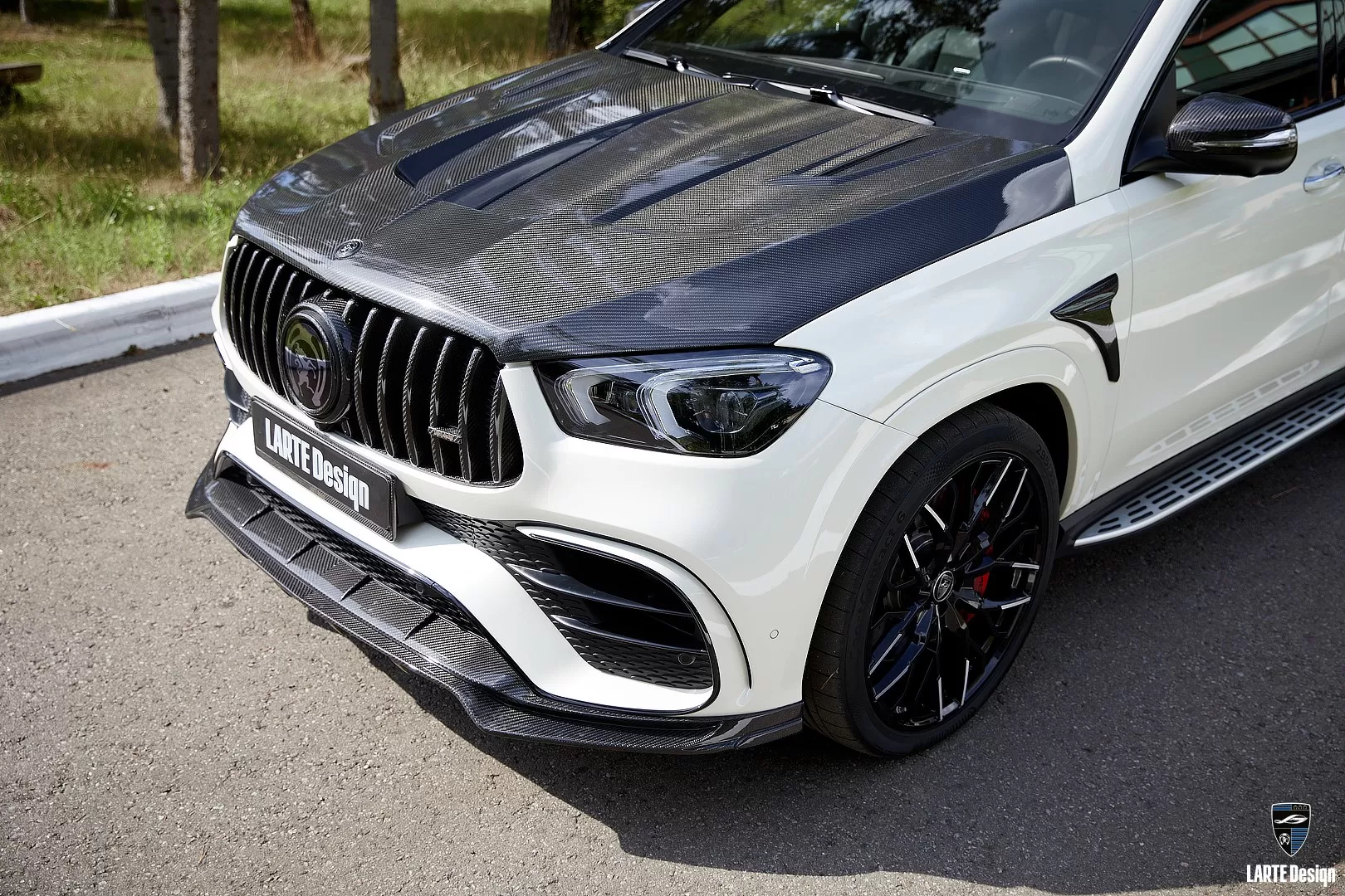 Carbon hood installed on Mercedes Benz AMG GLE Coupe 63 by LARTE Design