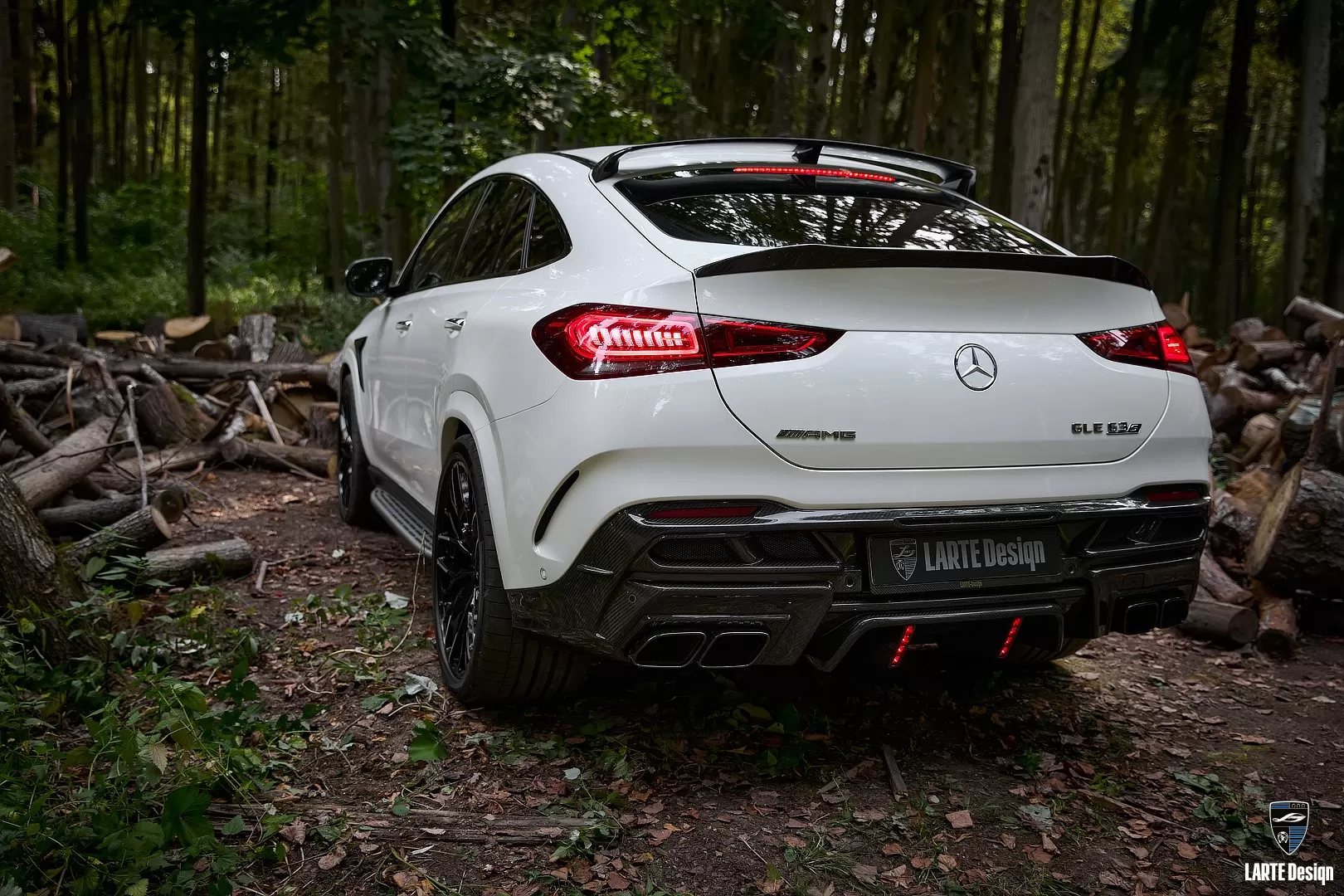 Carbon diffuser with brake lights on for Mercedes Benz AMG GLE Coupe 63 С167 by LARTE Design
