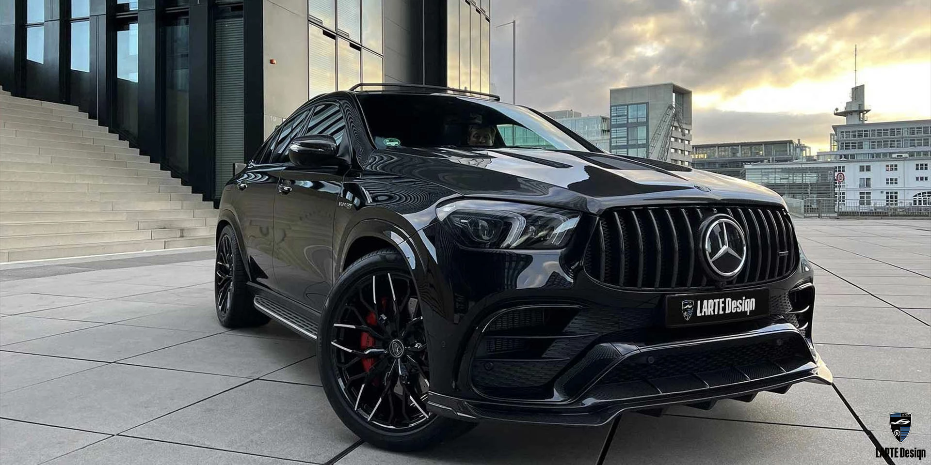 Kaufen Sie das Karosserie-Kit 2024 für den Mercedes-Benz GLE Coupe 63 S 4MATIC+ С167 in Obsidianschwarz metallic